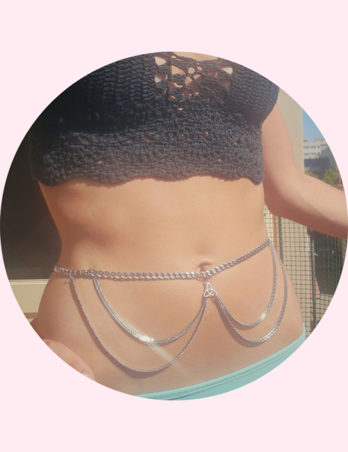 Cadenas cintura, accesorios corporales, cadenas cuerpo, collares de cintura, body chains, tendencia, outfit de verano, looks fiestas, accesorios para festivales, hecho a mano, luna en leo, barcelona.