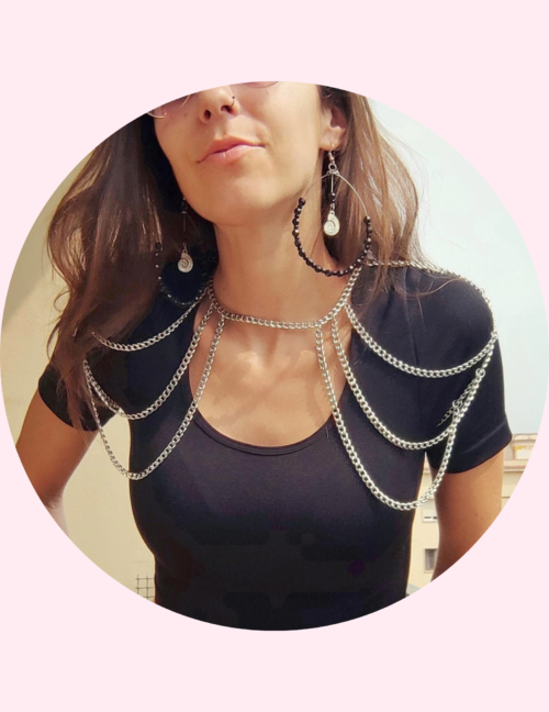 Cadenas para hombros, accesorios de festival, outfit festival, cadenas cuerpo, body chains, tendencias en cadenas, moda verano, outfit para fiestas, ideas de outfits, hombreras, hecho a mano, complementos para fiesta, luna en leo, barcelona.